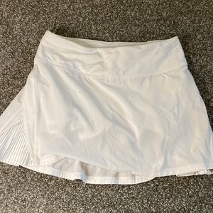 Lululemon tennis skirt | Size 0 | White